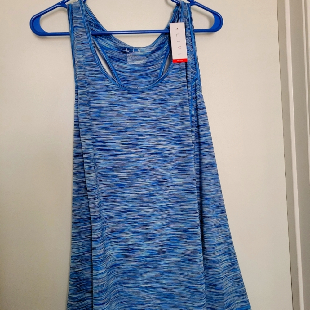 LIVI active top with back detial